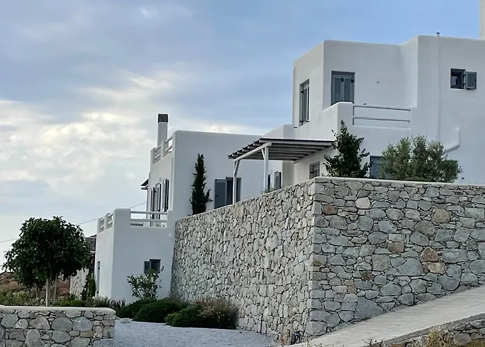 Avlia Villa *